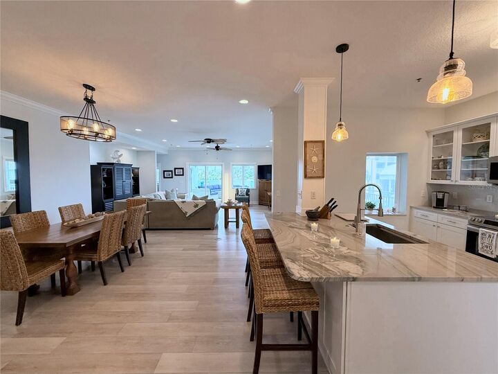 Property Photo: 423 S Atlantic Avenue 102 FL 32169