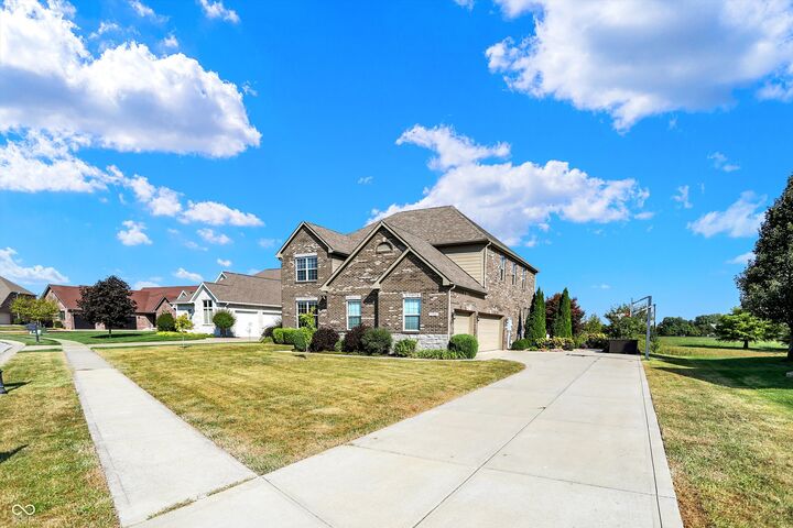 Property Photo: 3762 Woodruff Place IN 46106