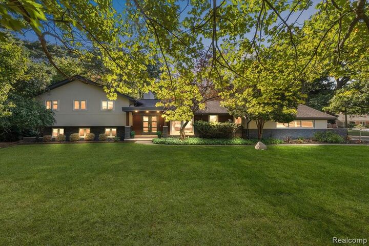 7315 Lindenmere Drive  Bloomfield Hills MI 48301 3532 photo
