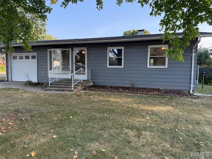 Property Photo: 204 Northmoor Drive IL 62052