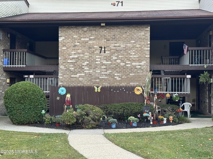 71 Overlook Way H  Manalapan NJ 07726 photo
