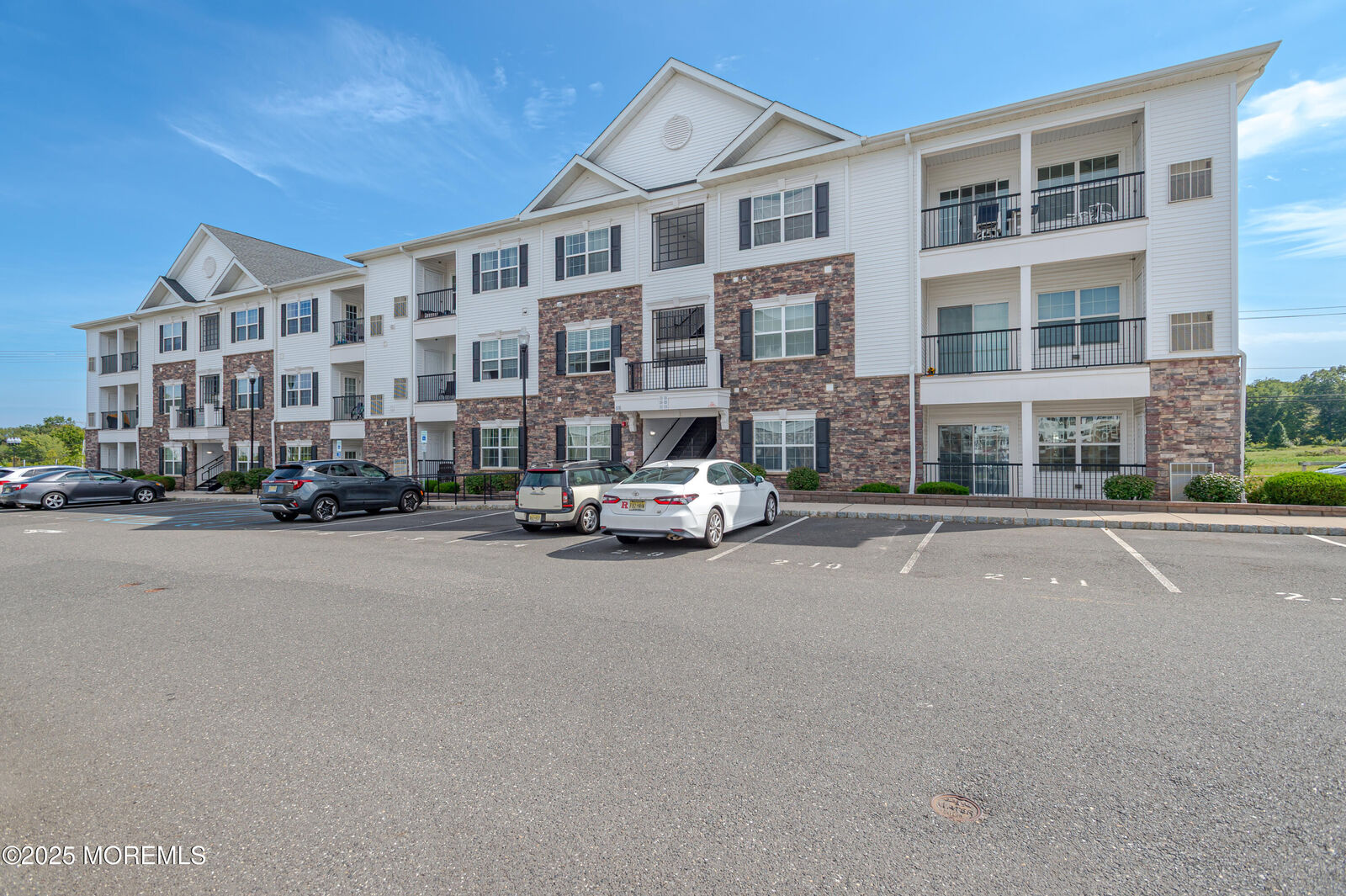 Property Photo:  538 Tavern Road  NJ 08831 