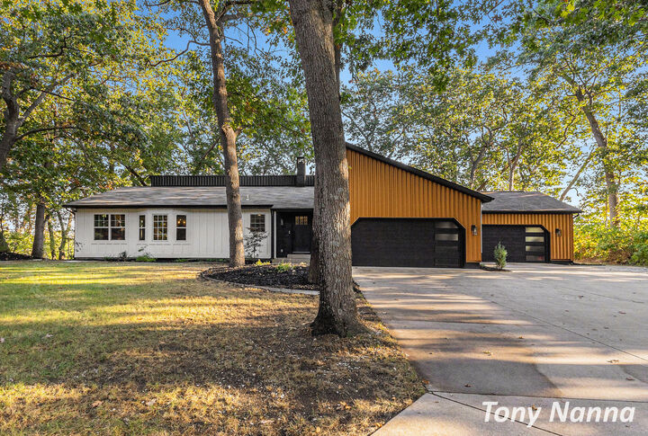 15060 Mercury Drive  Grand Haven MI 49417 photo