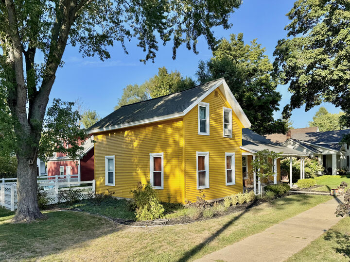 Property Photo: 36 Chestnut Street MI 49406