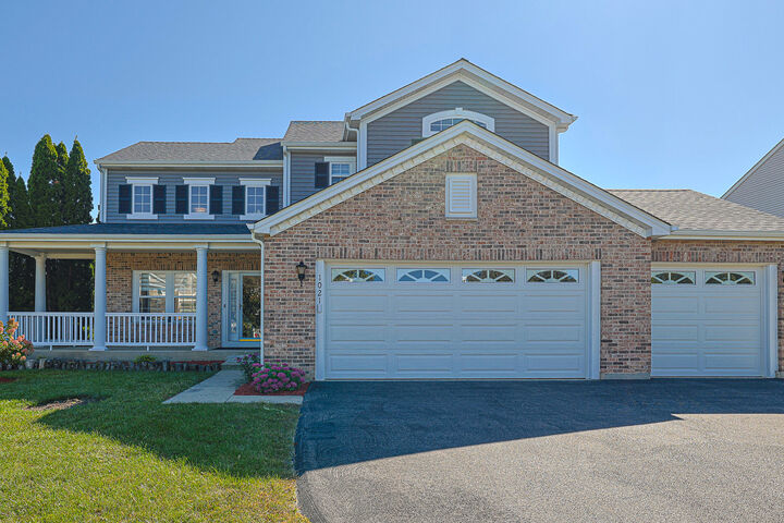 Property Photo:  1021 Wrens  IL 60060 