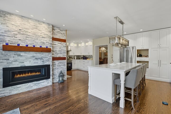 Property Photo:  2626 W Lunt Avenue  IL 60645 