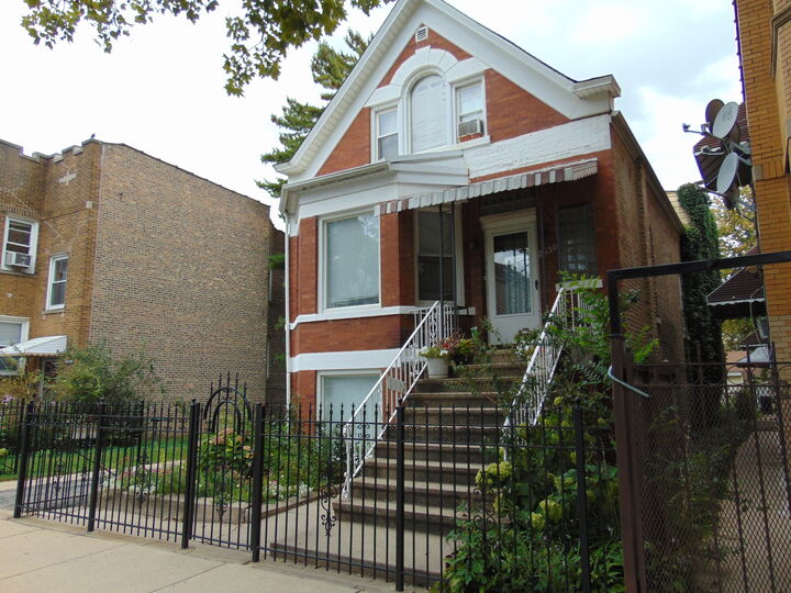 2848-50 N Ridgeway Avenue  Chicago IL 60618 photo