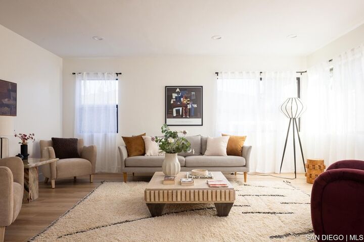 Property Photo:  