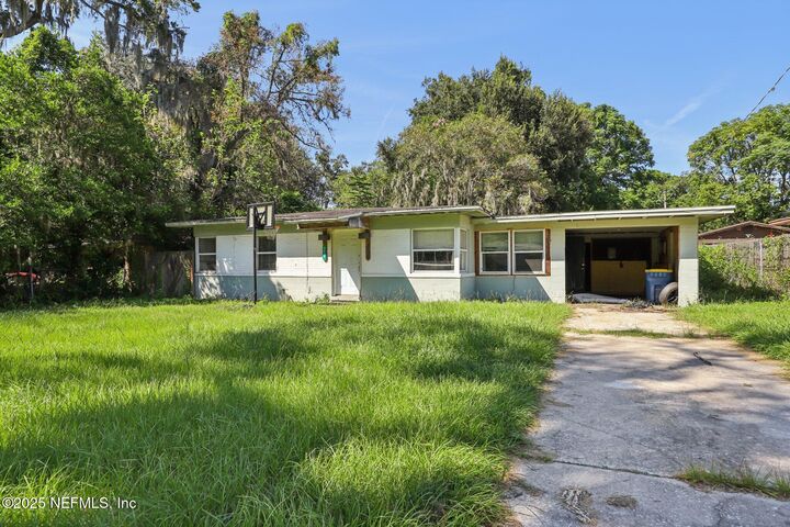 Property Photo: 5475 Gable Lane FL 32211