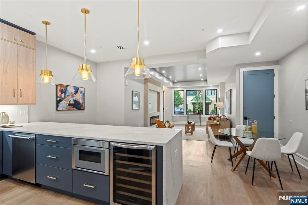 Property Photo:  619 Palisade Avenue B  NJ 07307 