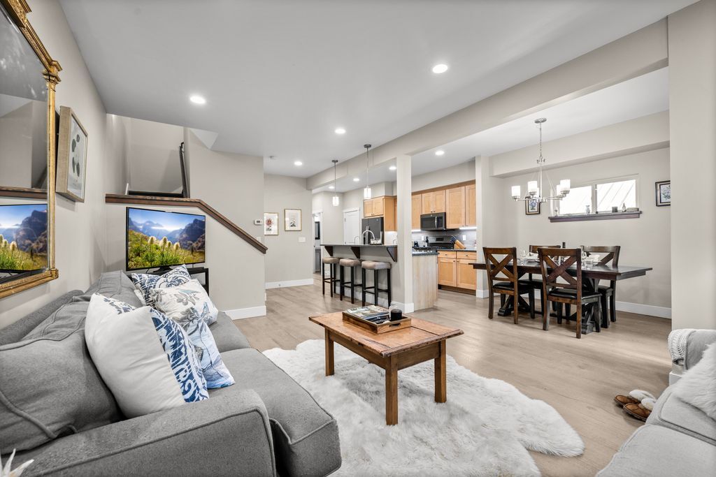 Property Photo:  919 Columbia Avenue A  MT 59937 