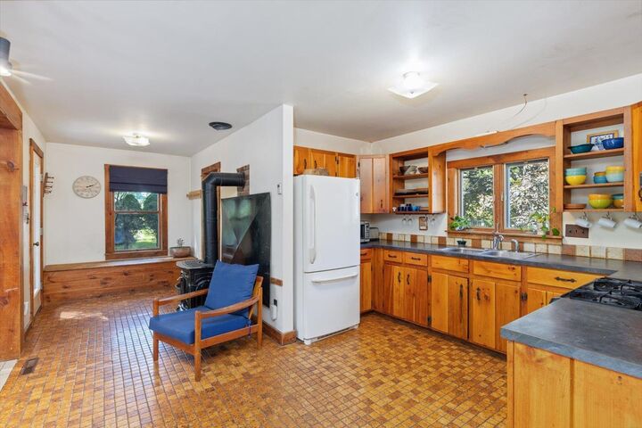Property Photo: 8 Wallace Street NH 03440