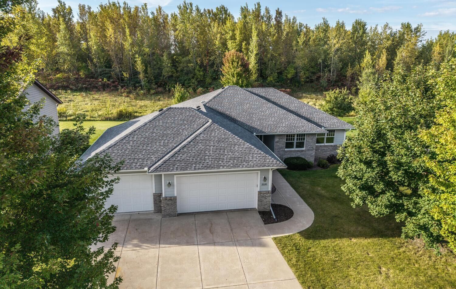 Property Photo:  2220 Greenfield Drive E  MN 55057 