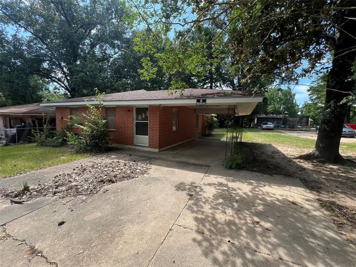 Property Photo:  816 Dixie Street  LA 71547 