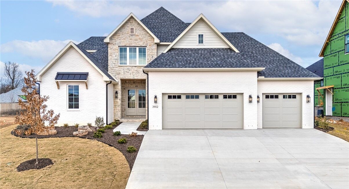 Property Photo:  3902 SW Rhythm Avenue  AR 72713 