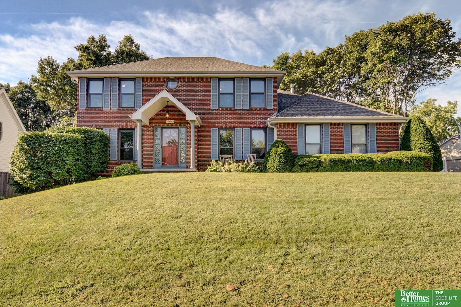 Property Photo:  1007 Hogan Drive  NE 68046 