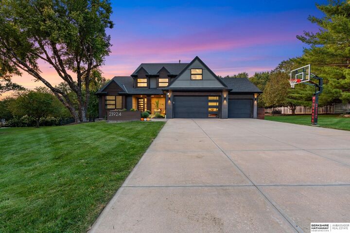 Property Photo:  21924 Trailridge Boulevard  NE 68022 
