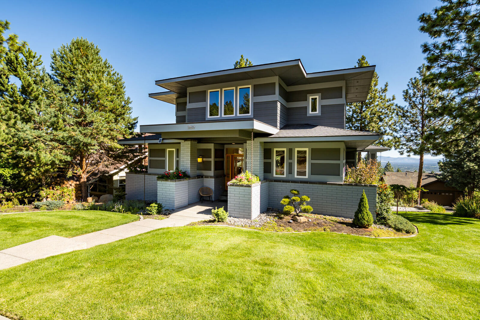 Property Photo:  3160 NW Colonial Drive  OR 97703 