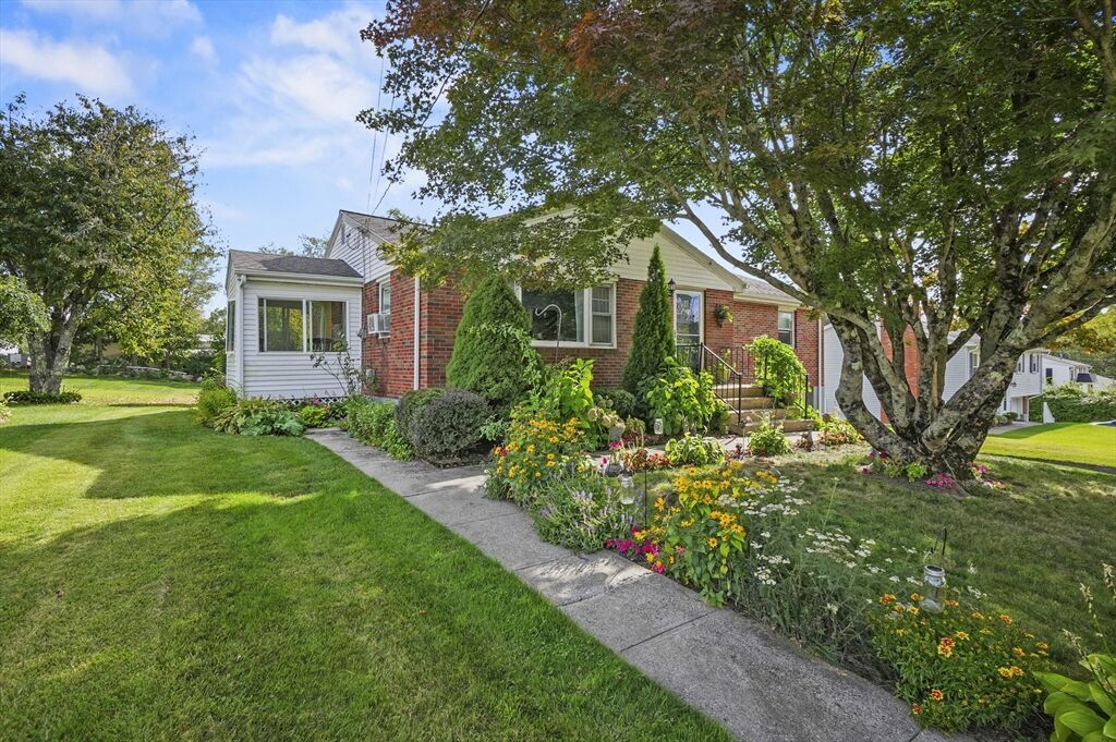 Property Photo:  5 Leonard Avenue  MA 01571 