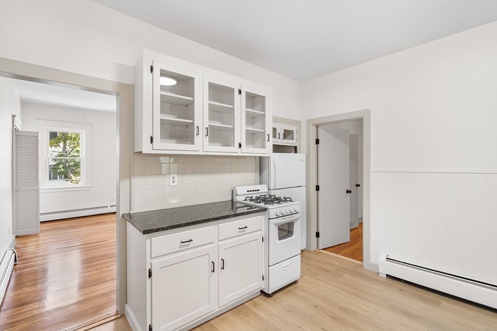 Property Photo:  31 Hunting St 2  MA 02141 