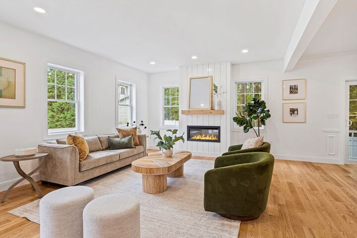 Property Photo:  75 Franklin Street 2  MA 02474 