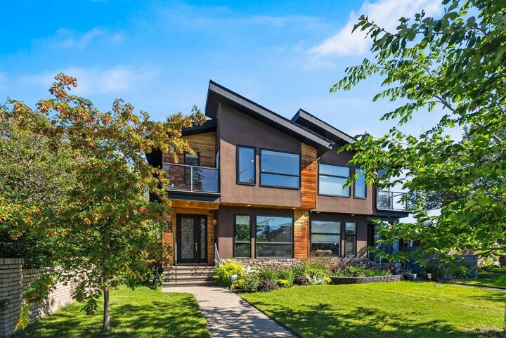 Property Photo:  434 30 Avenue NW  AB T2M 2N4 