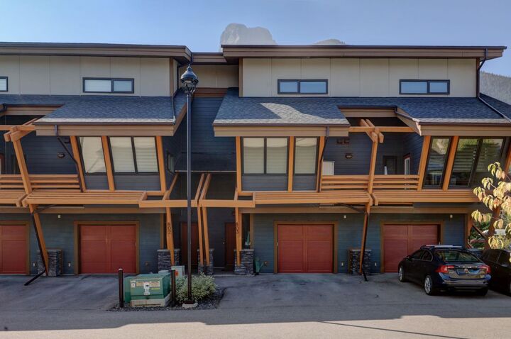 105 Stewart Creek Rise 803  Canmore AB T1W 0J5 photo