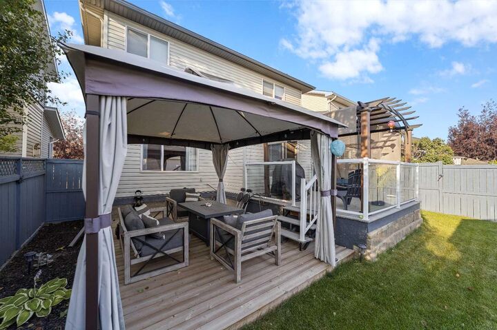 Property Photo: 424 Stonegate Road NW AB T4B 2Z9