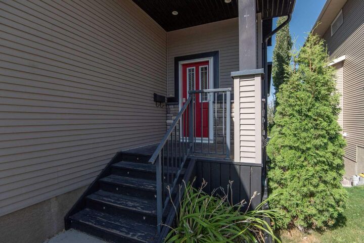 Property Photo:  68 Thompson Crescent  AB T4P 0S1 