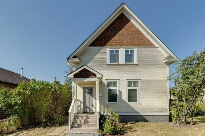 2327 15A Street SE  Calgary AB T2G 3N3 photo