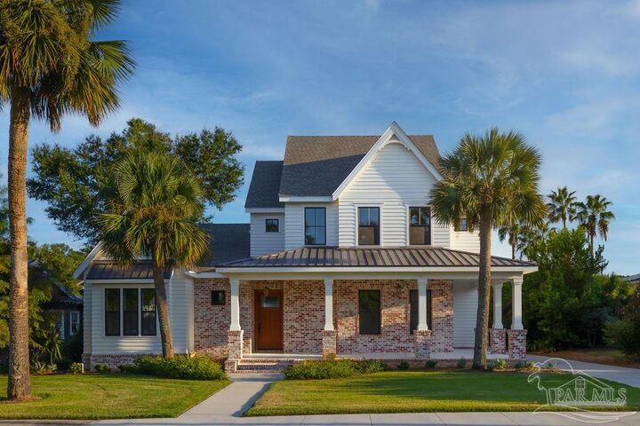 Property Photo:  1611 E Gadsden St  FL 32501 