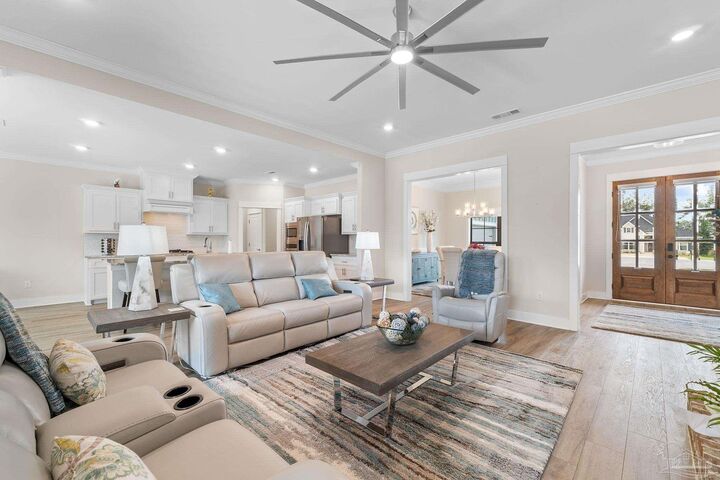 Property Photo: 2841 Buttonbush Cir FL 32533
