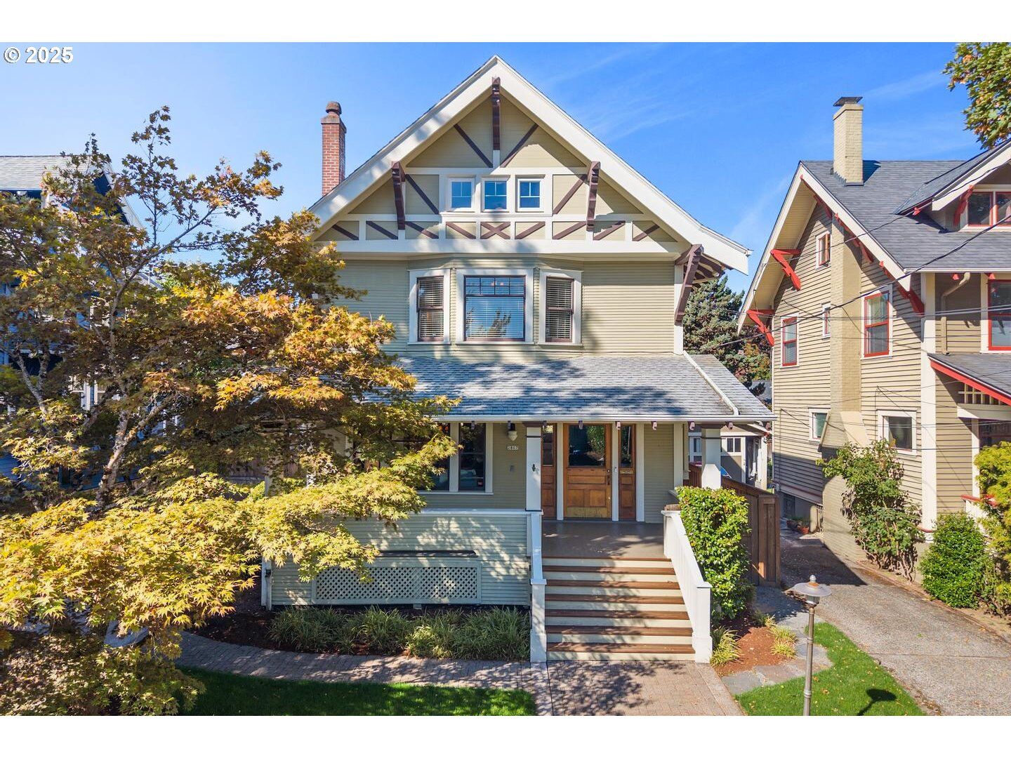 Property Photo:  2807 NE 18th Ave  OR 97212 