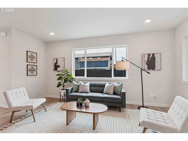 Property Photo:  5624 SE 65th Ave  OR 97206 
