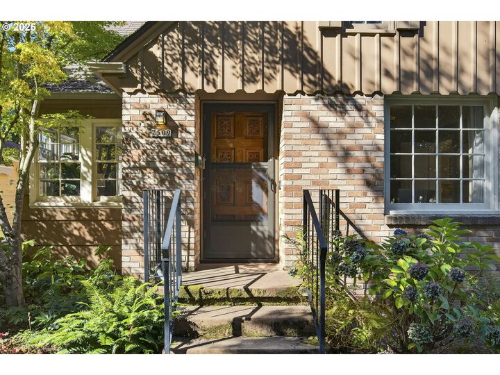 Property Photo: 7509 SE 31st Ave OR 97202