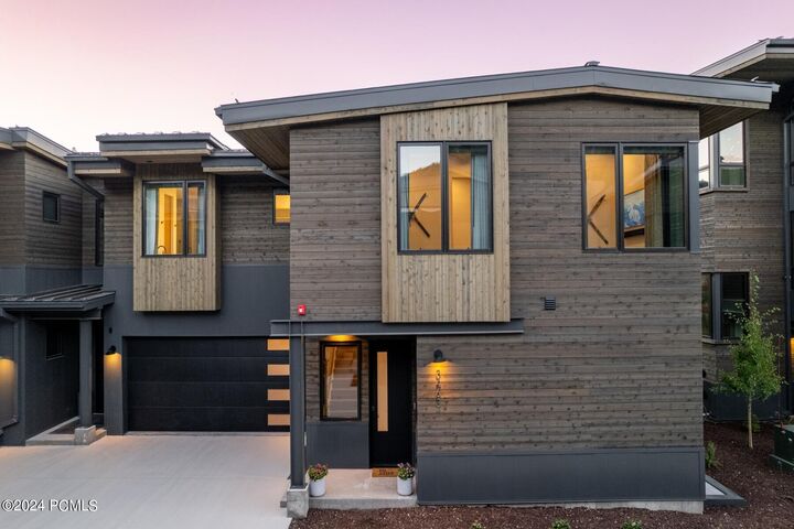 Property Photo:  3463 Ridgeline Drive  UT 84098 