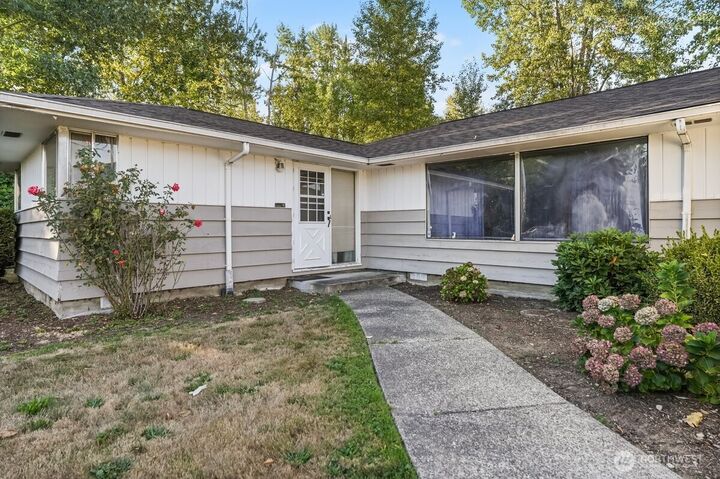 Property Photo: 1301 99th Street E WA 98445