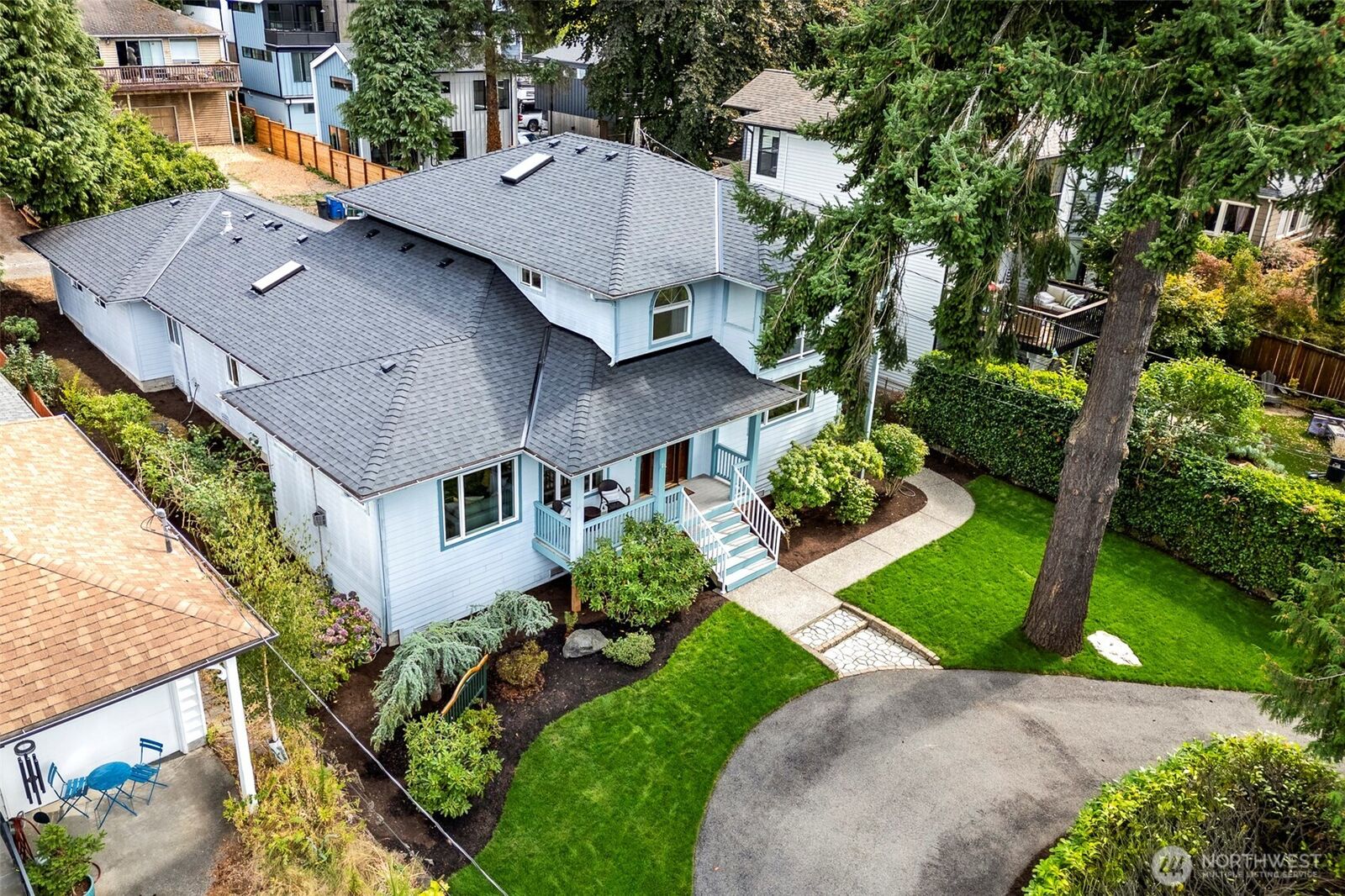 Property Photo: 10722 3rd Avenue NW WA 98177