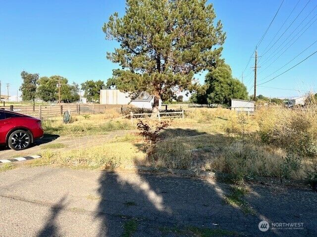 Property Photo:  2368  Heritage Road  WA 99362 