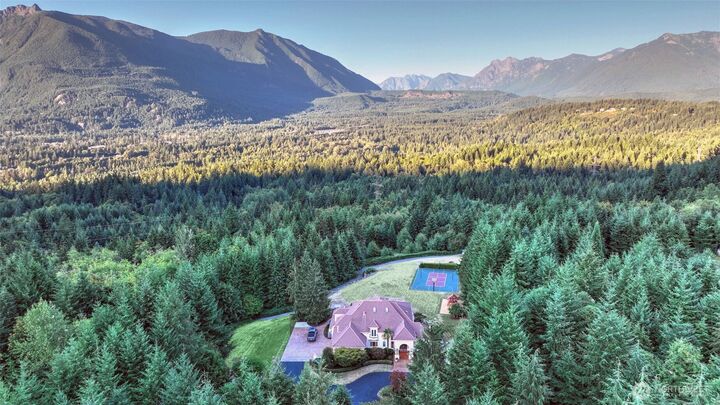 Property Photo: 15622 Uplands Way SE WA 98045