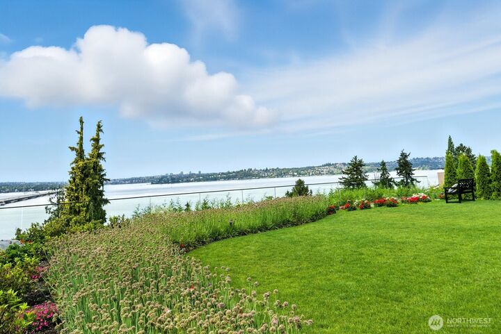 Property Photo:  3263  Evergreen Point Road  WA 98039 