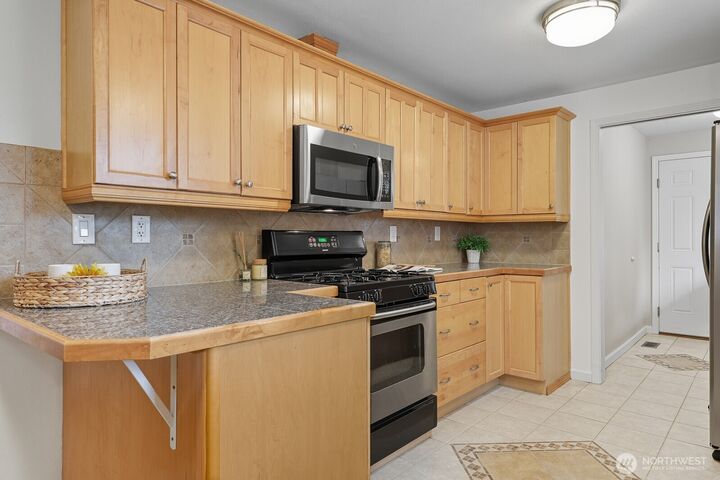 Property Photo: 7329 NE 145th Place WA 98028