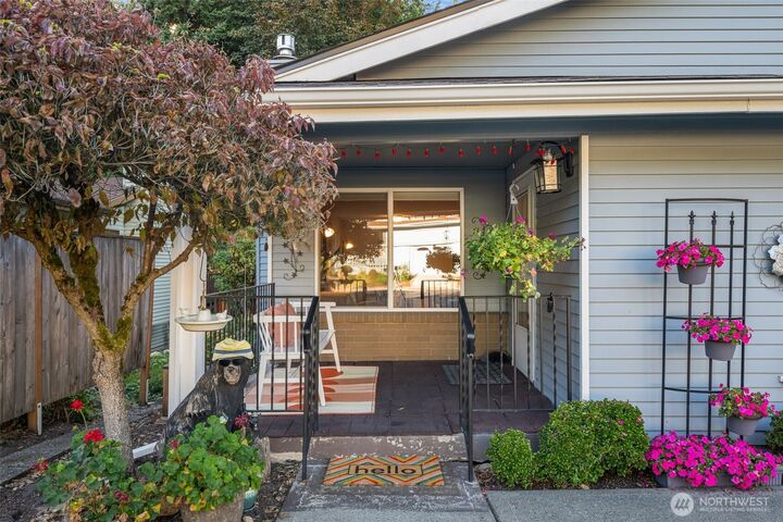 Property Photo: 24431 11th Avenue S WA 98198