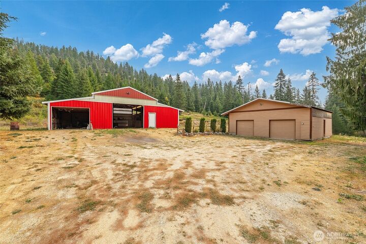Property Photo: 5070 Redman Rd WA 99110