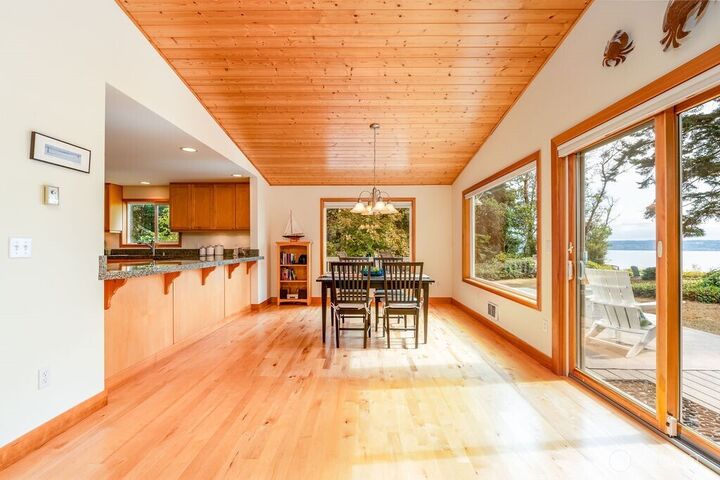 Property Photo:  26  G Sound Place  WA 98206 