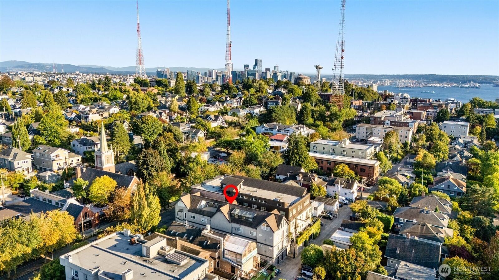 Property Photo:  1823  Queen Anne Avenue N 202  WA 98109 