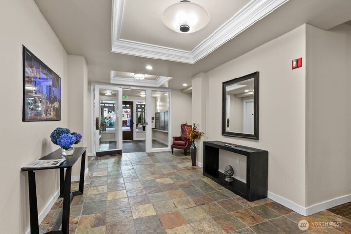 Property Photo: 109 2nd Street S 220 WA 98033
