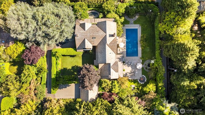 Property Photo:  7735  Overlake Drive W  WA 98039 