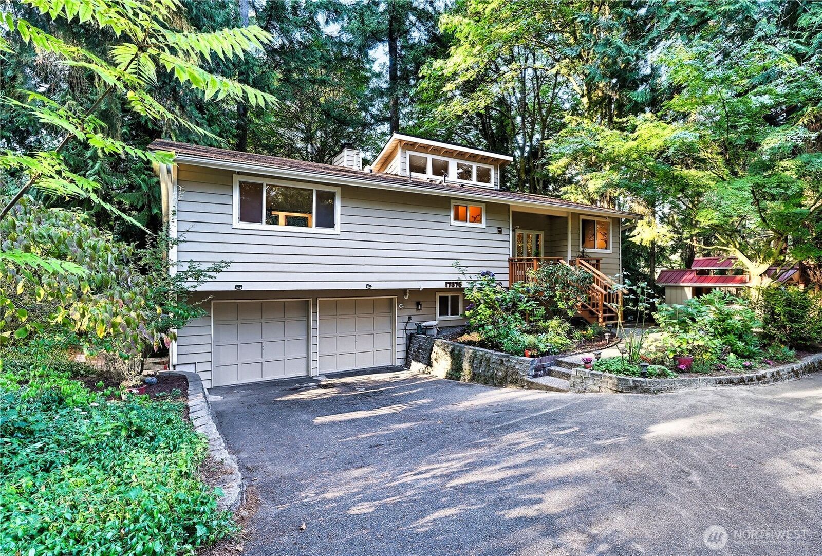 Property Photo:  17876  29th Avenue NE  WA 98155 