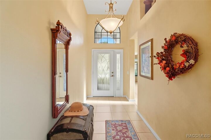 Property Photo: 366 W Doerr Path FL 34442